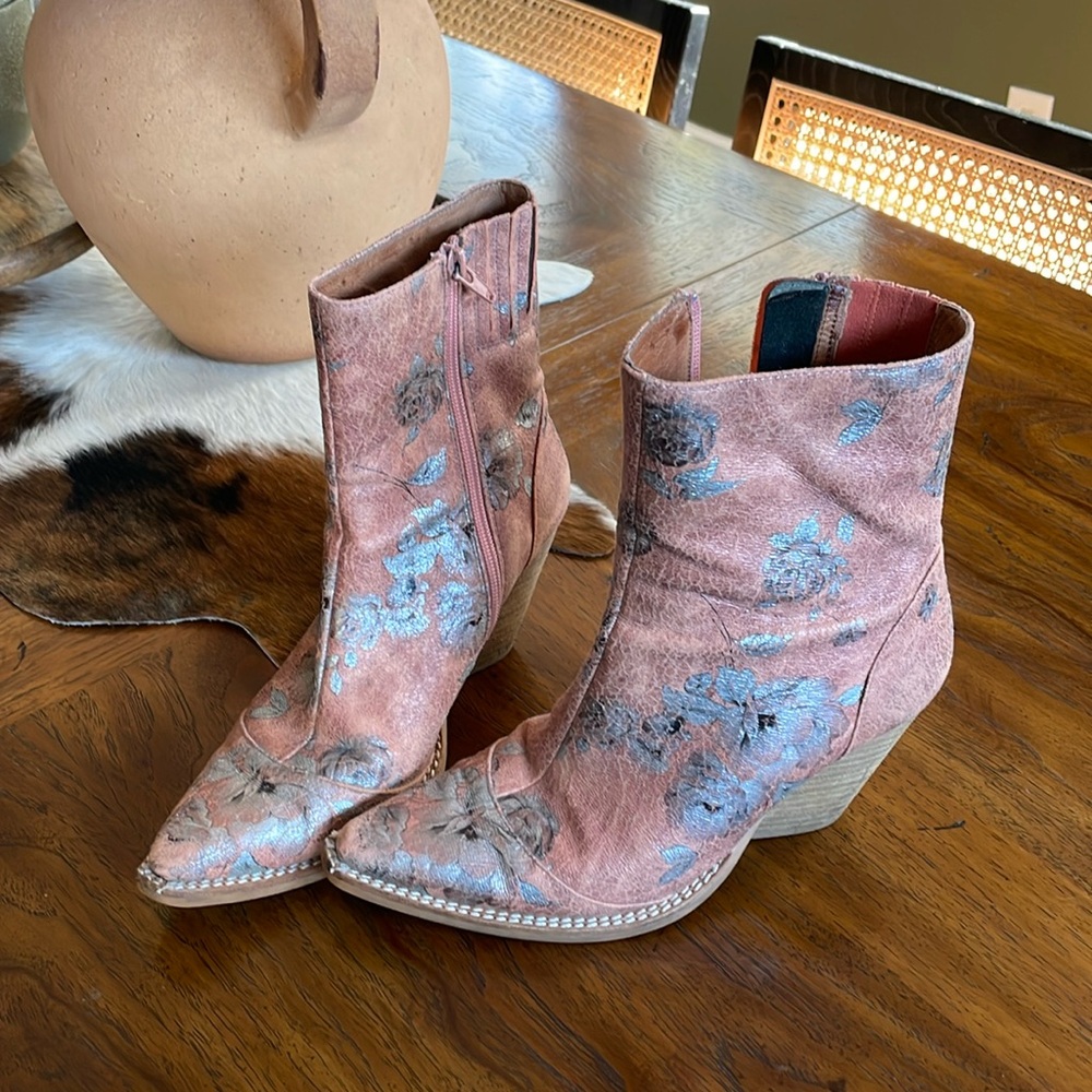 JEFFREY CAMPBELL X FREE PEOPLE rose cowboy boots
